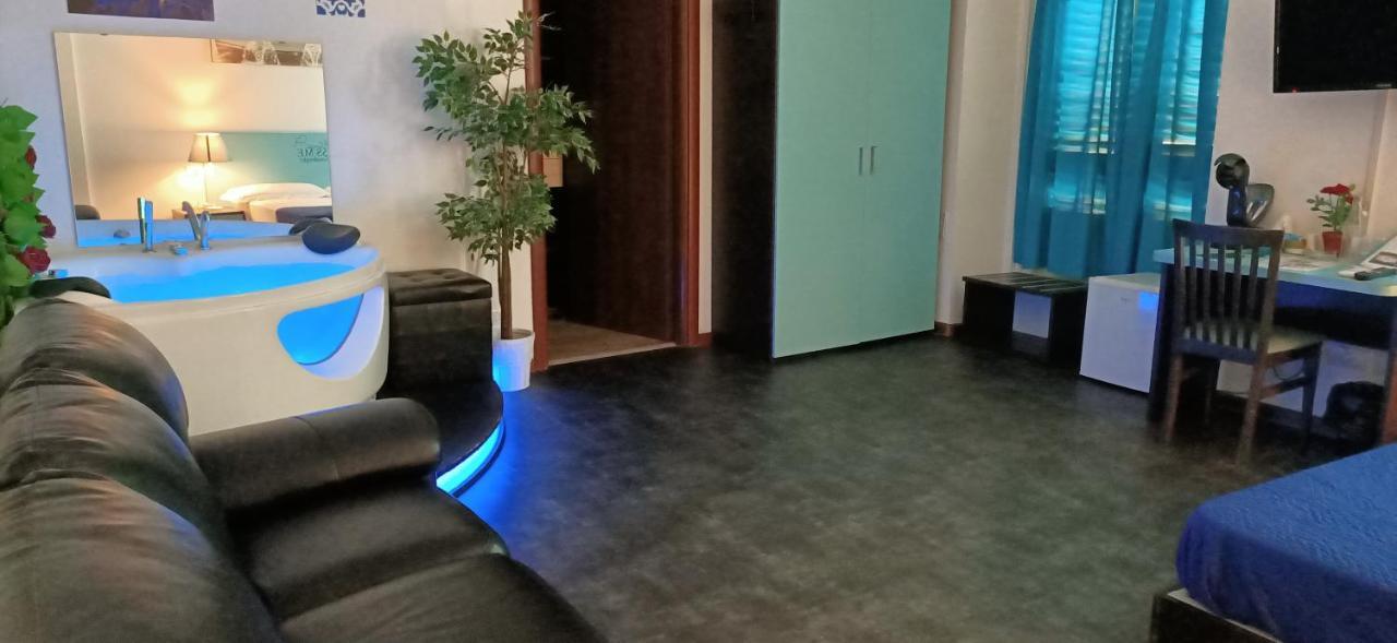 Hotel Youri Il Magnifico Генуа Екстериор снимка
