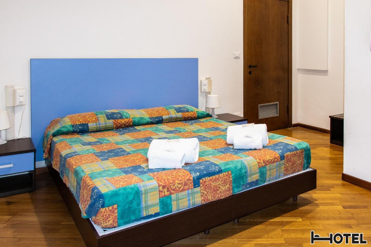 Hotel Youri Il Magnifico Генуа Екстериор снимка