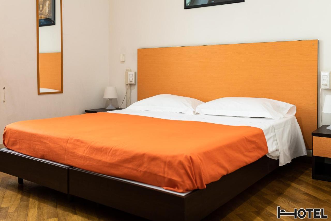 Hotel Youri Il Magnifico Генуа Екстериор снимка
